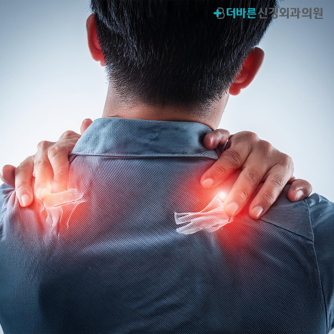 어깨 통증으로 잠을 이루기 힘들다면 오십견을 의심해보세요! 사진