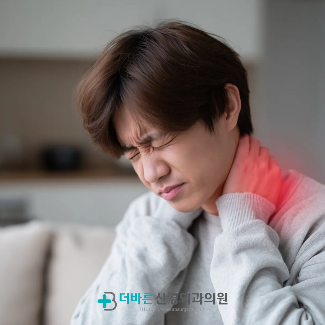 향남신경외과 뒷목이 뻐근하고 두통까지? 거북목증후군 원인과 치료법
